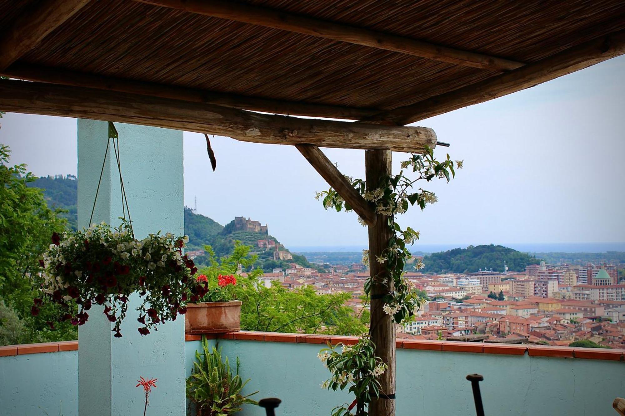 La Terrazza Apartment Massa  Exterior photo